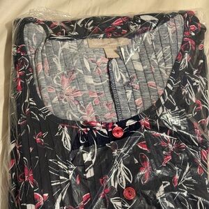 Woman Within black blouse with red flowers and buttons down size 3XL